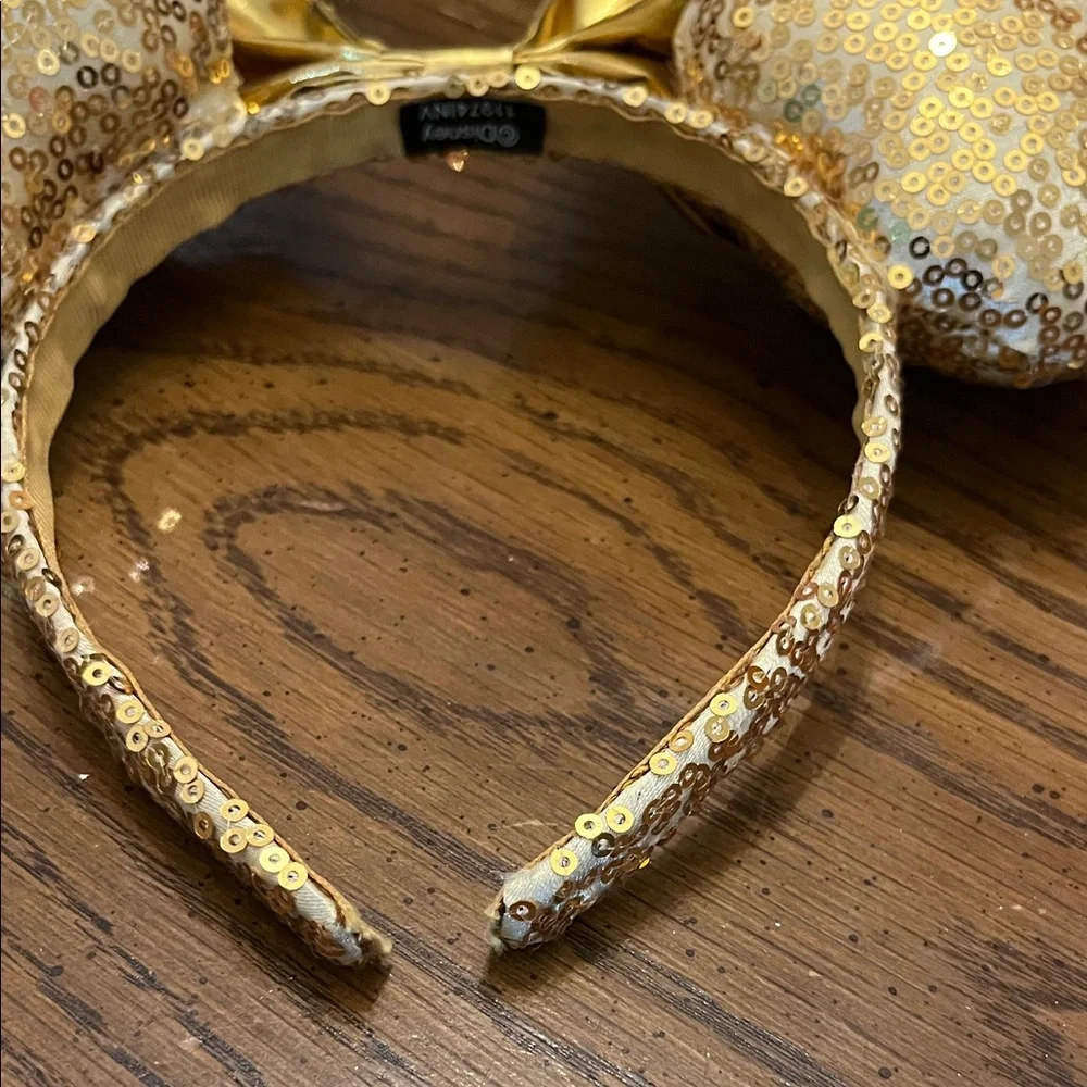 Disney Minnie Mouse Ears headband with‎ sequins and embellishments